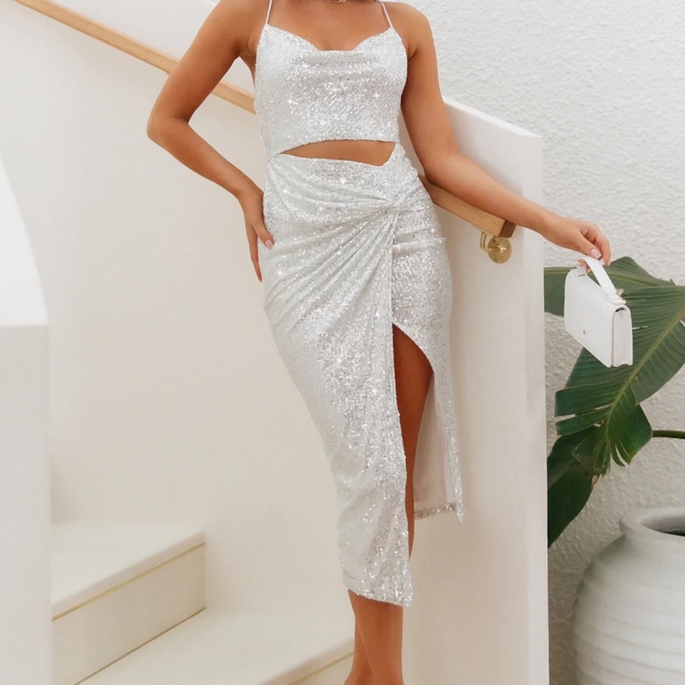 Hello Molly JUST MY TYPE MIDI DRESS SILVER SEQUIN large